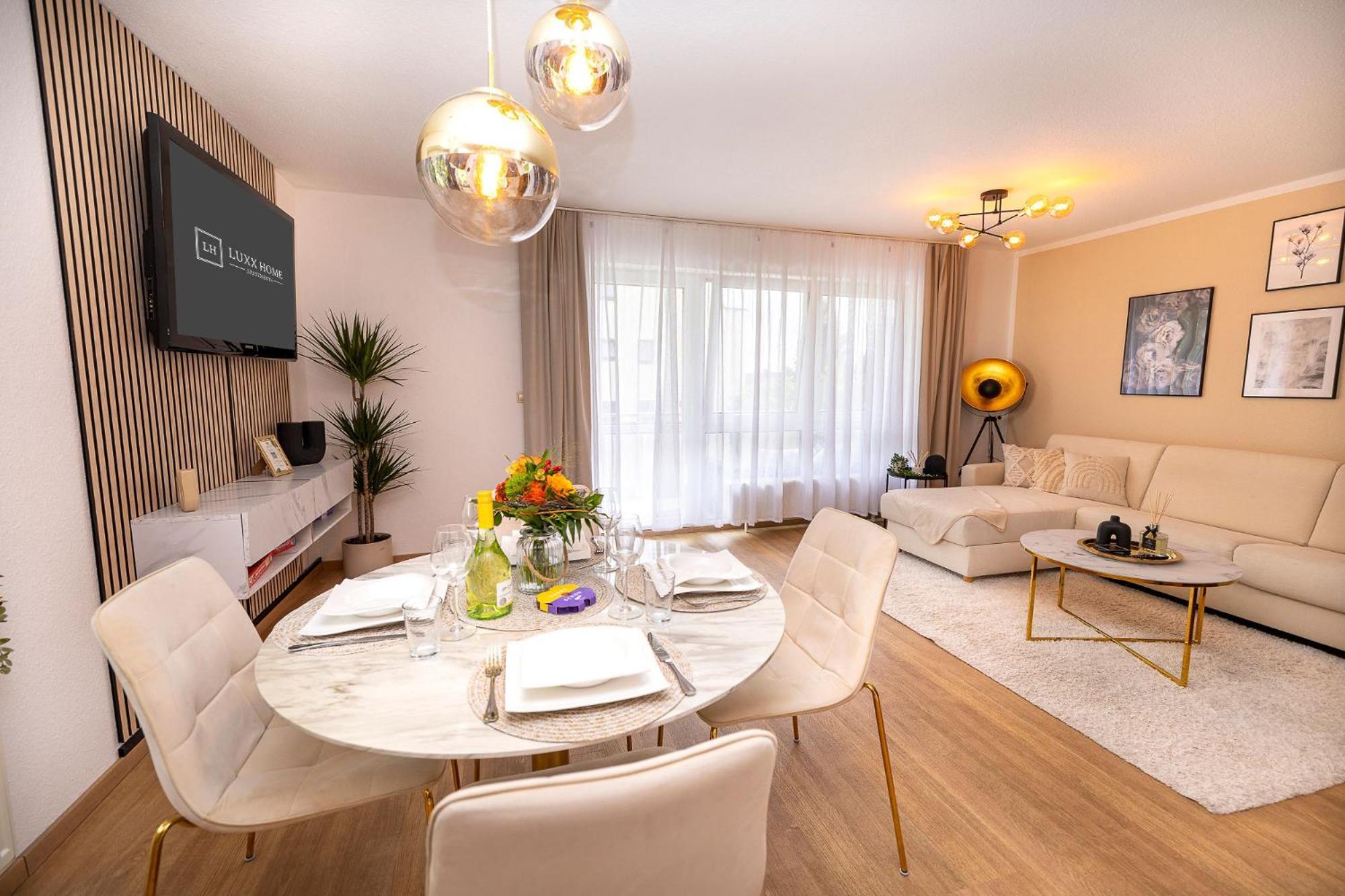 Luxx Home Bc, Zentral - Fuer 4 Personen - Balkon - Parken - Voll Ausgestattete Kueche Biberach an der Riß Exteriör bild