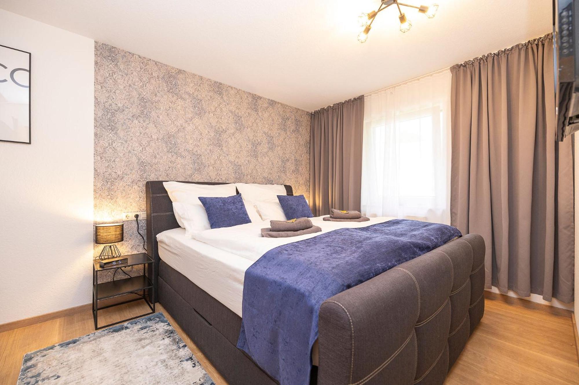 Luxx Home Bc, Zentral - Fuer 4 Personen - Balkon - Parken - Voll Ausgestattete Kueche Biberach an der Riß Exteriör bild