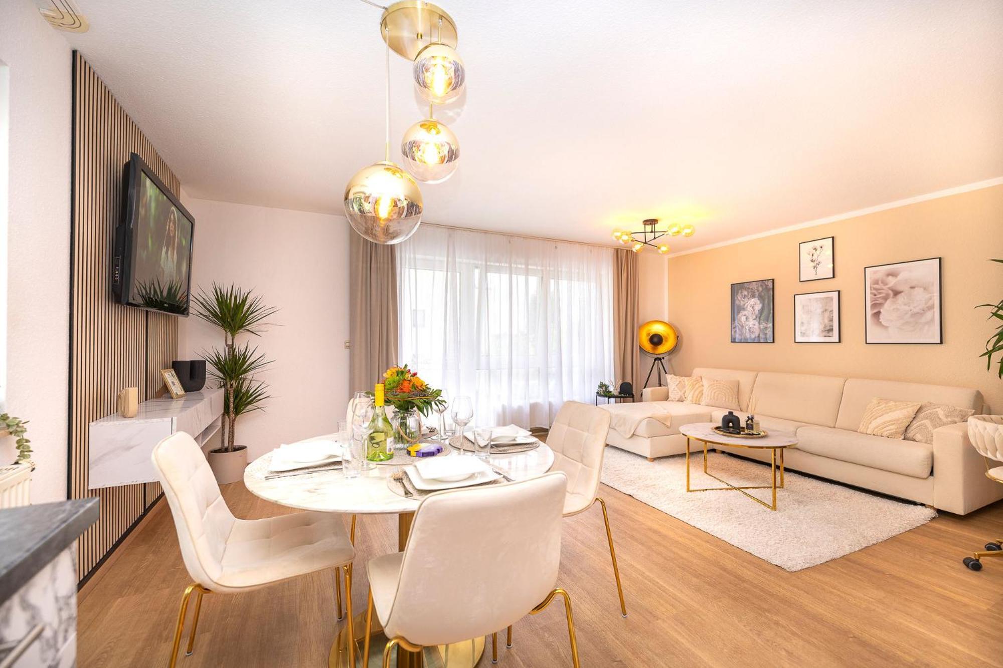 Luxx Home Bc, Zentral - Fuer 4 Personen - Balkon - Parken - Voll Ausgestattete Kueche Biberach an der Riß Exteriör bild